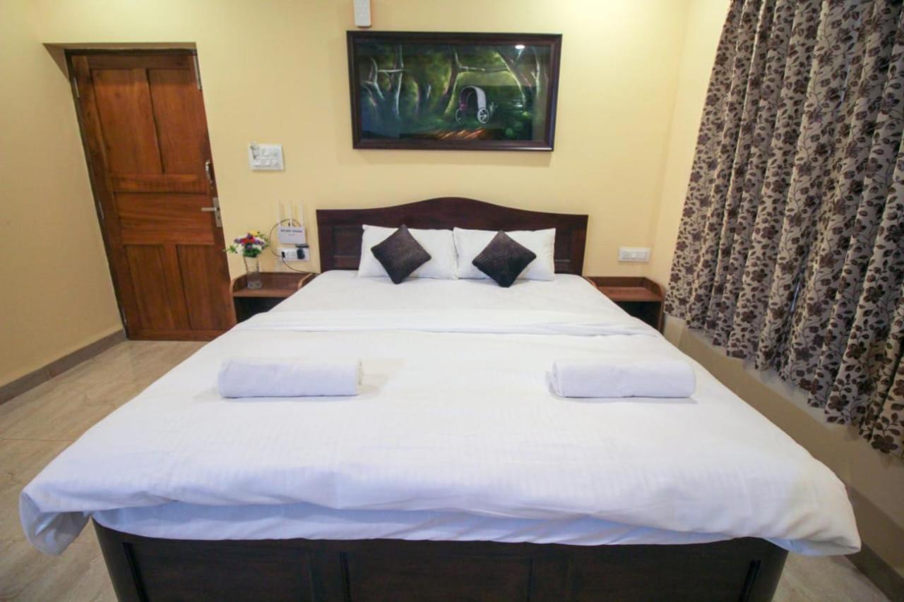 Ena Holiday Inn Calangute Ngoại thất bức ảnh
